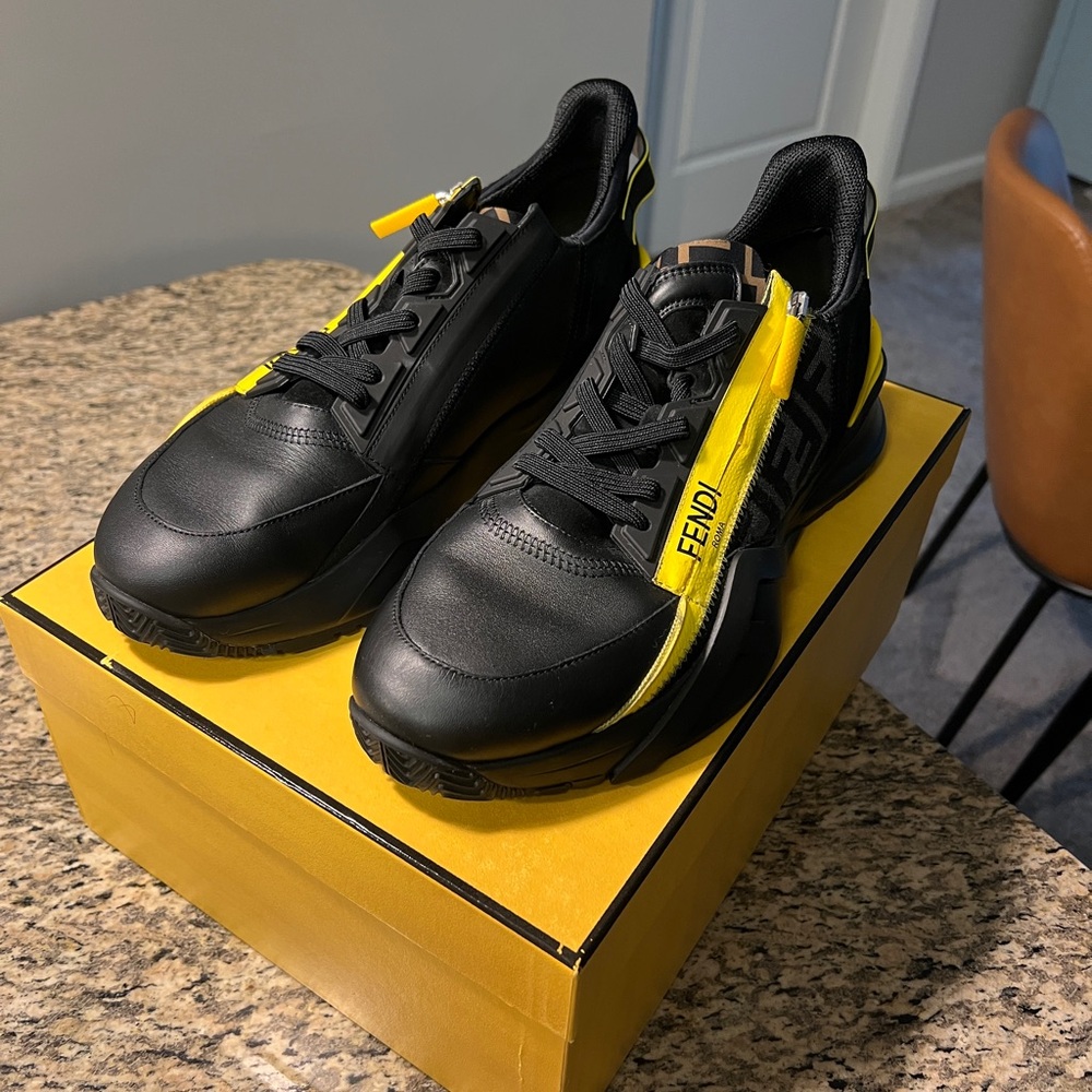 Men’s Fendi Flow Sneakers US 11.5
